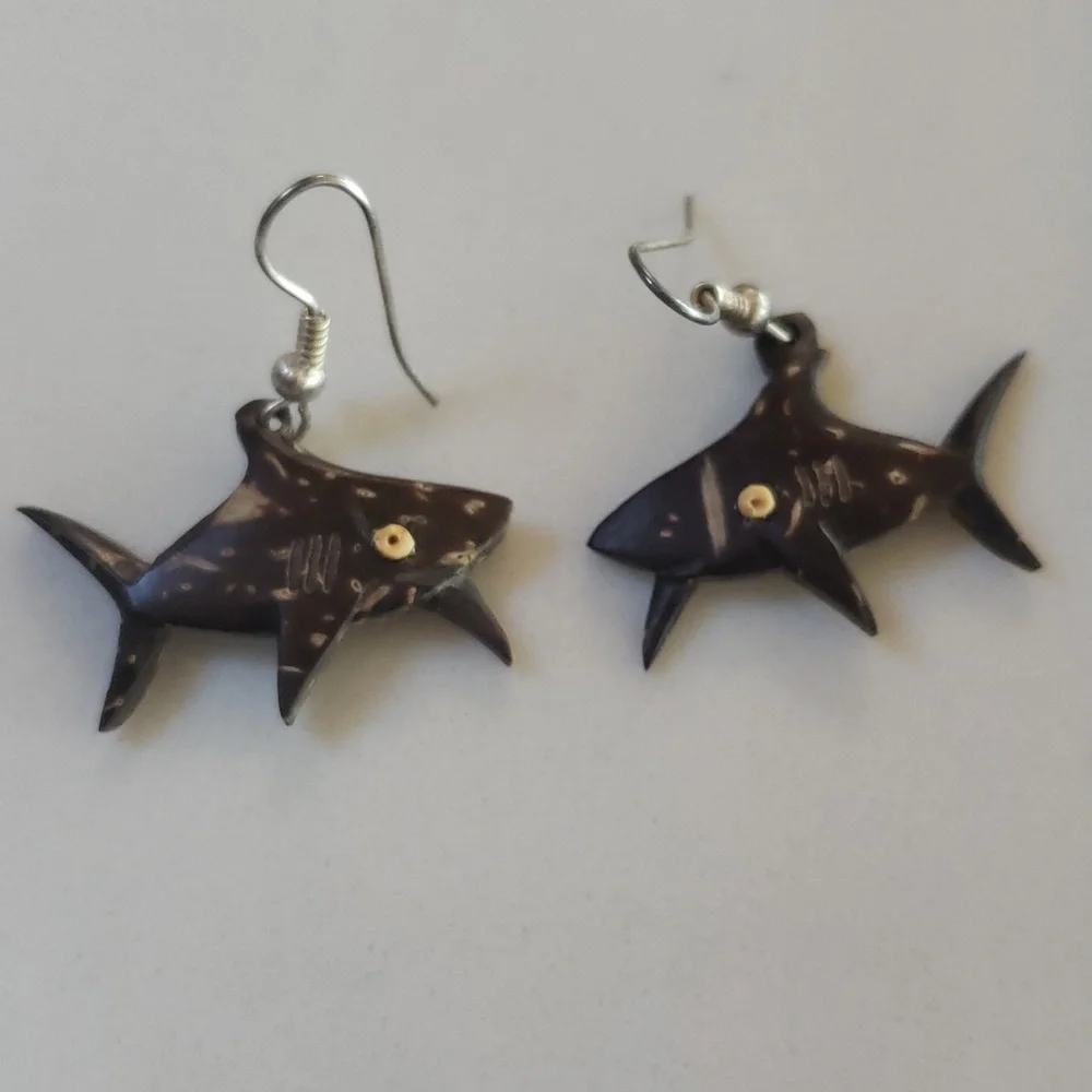 5. Wood Shark Earrings and Necklace - Picture 3 of 9